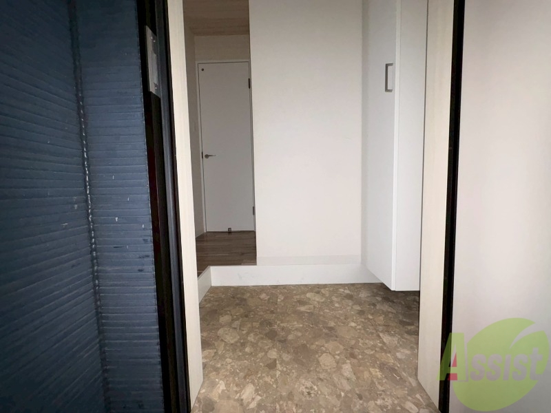 玄関　室内が明るいので帰った時も気分が上がりますね。