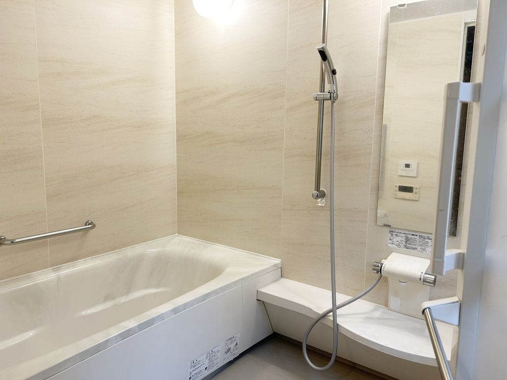 バス・シャワールーム　バス