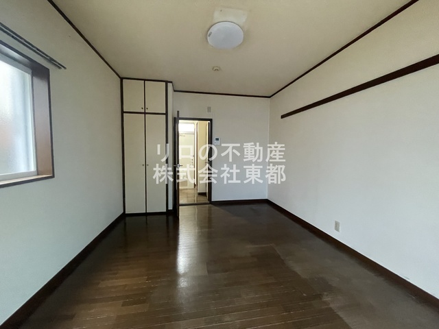 その他部屋・スペース　室内は落ち着いたぬくもりのあるフローリングです☆