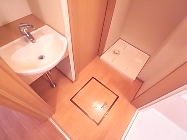 洗面設備　脱衣スペースもあります