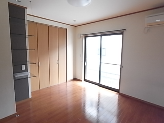 居室・リビング　ゆったりした洋室です