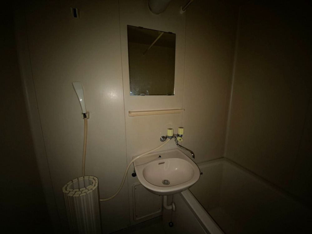 洗面設備　浴室内に洗面台あり！