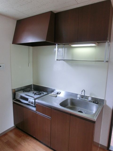 キッチン　※同タイプ住戸参考写真　現況優先