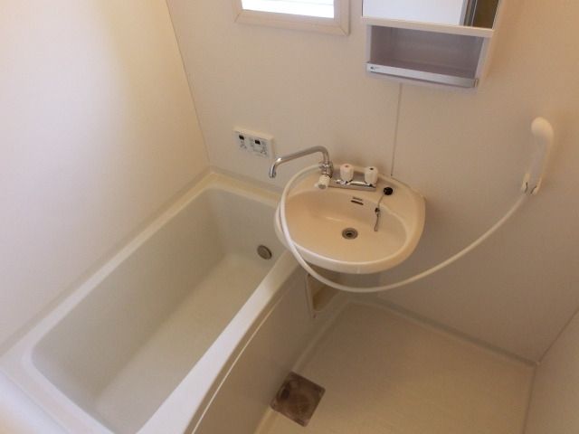 バス・シャワールーム　※同タイプ住戸参考写真　現況優先