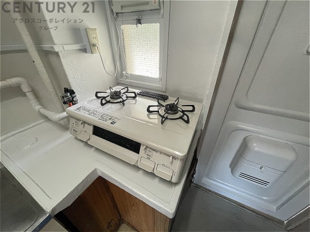 キッチン　玄関を入ってすぐキッチンがあります！