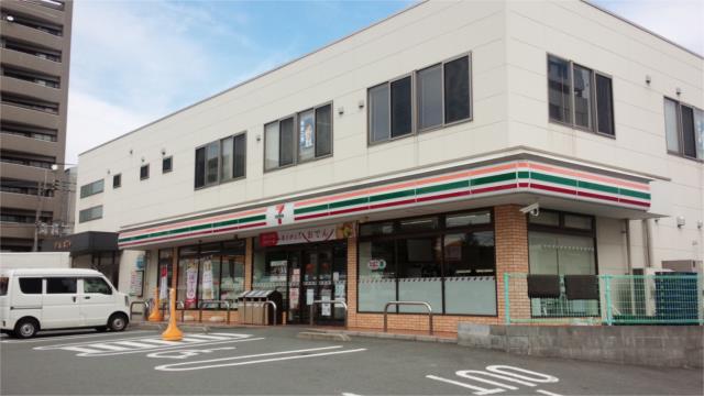 コンビニ　セブンイレブン　久留米通町店（コンビニ）まで352m