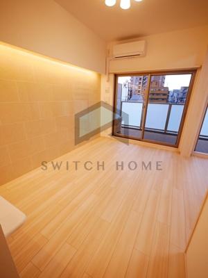 居室・リビング　リビングです！オシャレなライトもあり明るいお部屋です！