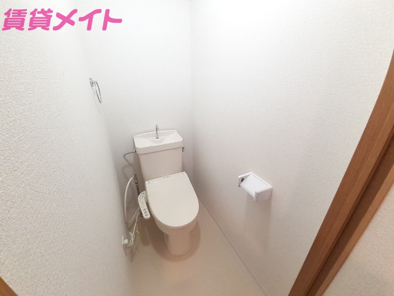 トイレ　同型参考写真