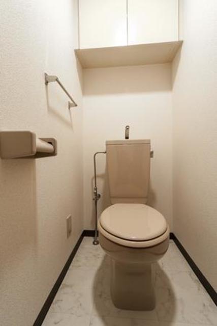 トイレ　※写真は同タイプ住戸です。