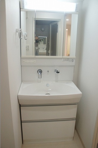 洗面設備　機能性の高いシャンプードレッサー♪