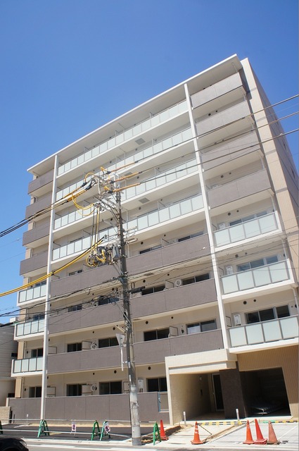 建物外観　洗練されたデザインの鉄筋コンクリート造の建物です♪