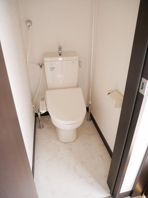 トイレ　トイレ