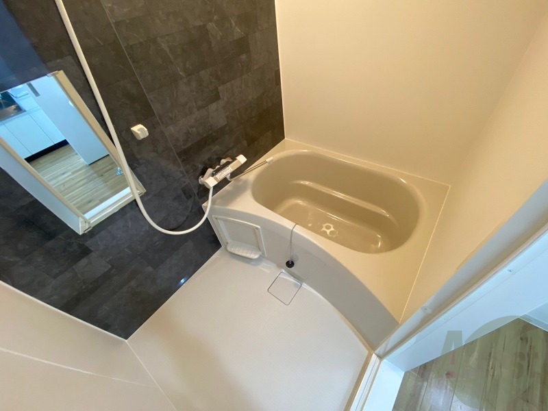 バス・シャワールーム　お風呂になります。一日の疲れを癒してくださいね。