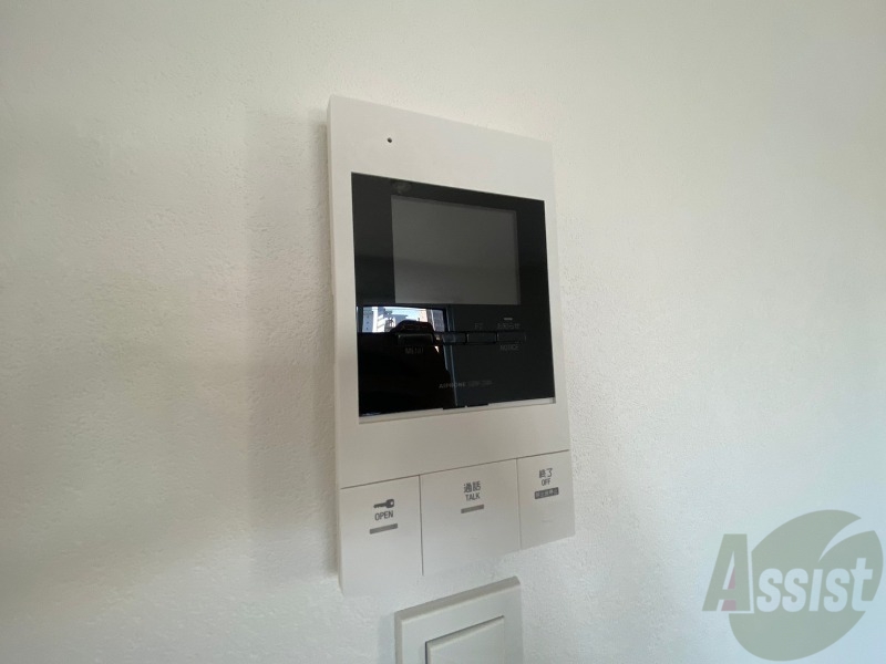 セキュリティ　ＴＶモニター付インターホンです。来客者の顔が見えるので安心！