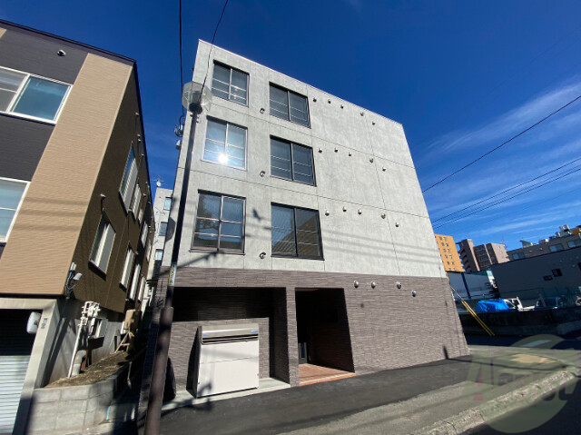 建物外観　札幌市中央区南十条西８「ＨＯＲＵＳ」