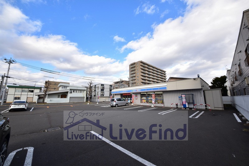 コンビニ　ローソン札幌美園2条六丁目店（コンビニ）まで387m