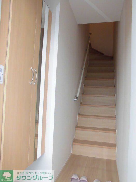 玄関　お問合せはタウンハウジングまで！※現地待合わせ相談可能