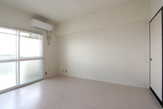 居室・リビング　白いお部屋