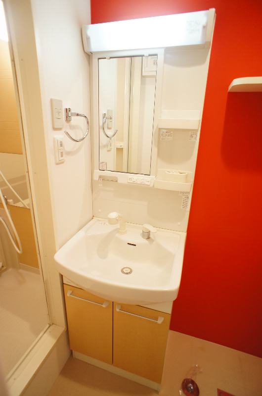 洗面設備　写真は別号室です。現況優先になります。