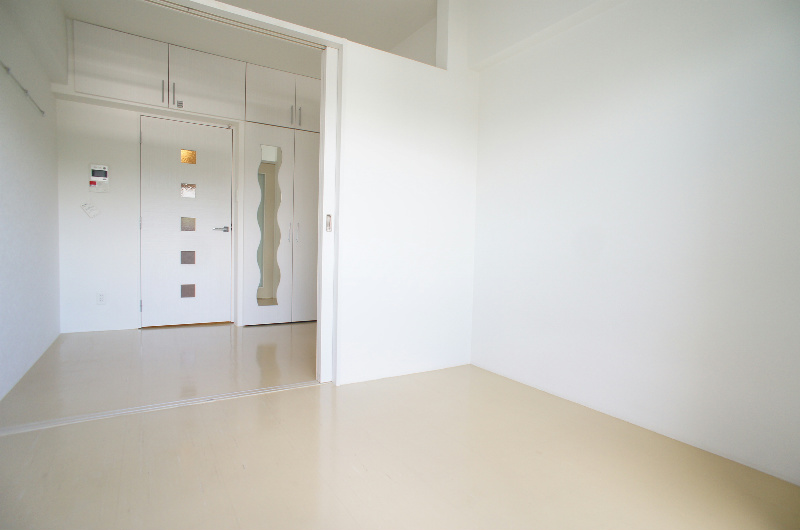 居室・リビング　写真は別号室です。現況優先になります。