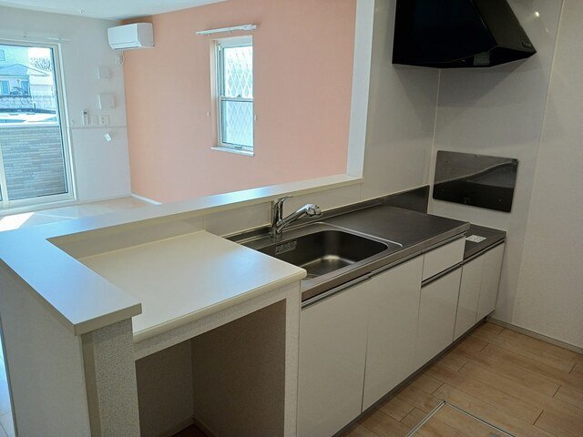 キッチン　コンパクトなキッチンで掃除もラクラク