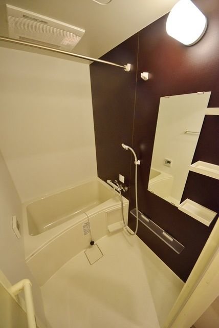 バス・シャワールーム　★浴室乾燥機付きのお風呂です★