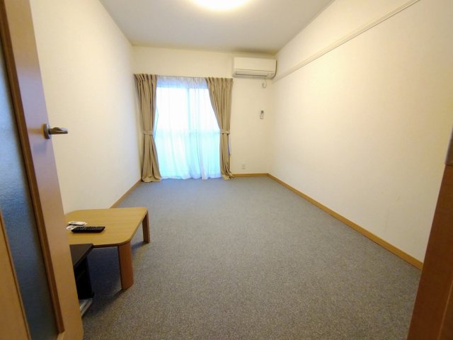 居室・リビング　1階はフローリング仕様です。