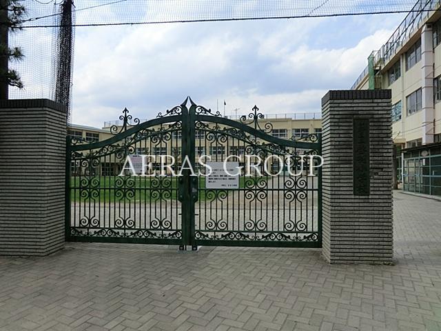 小学校　中野区立啓明小学校（小学校）まで595m