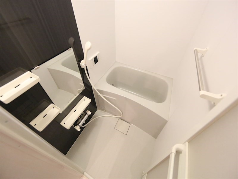バス・シャワールーム　追い焚き・オートバス機能付お風呂　同仕様写真