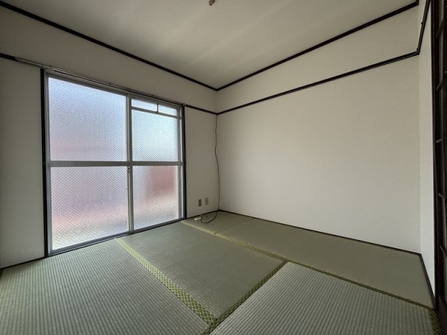 収納　落ち着いた玄関です