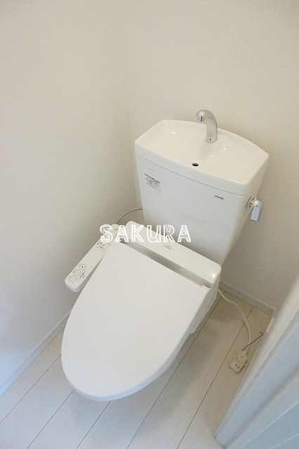 トイレ　落ち着いた色調のトイレです♪