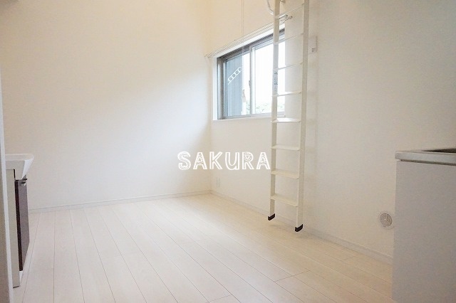 居室・リビング　使いやすい形の為、レイアウトを楽しめます♪