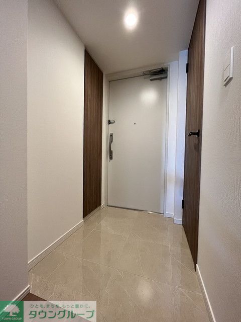 玄関　※写真は同タイプ住戸です。