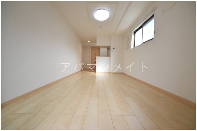 居室・リビング　こちらのリビングで趣味の時間をお楽しみください