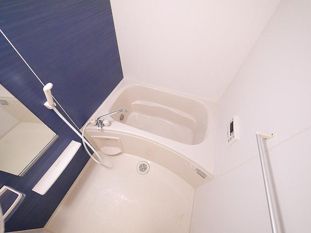 バス・シャワールーム　落ち着いた空間のお風呂です