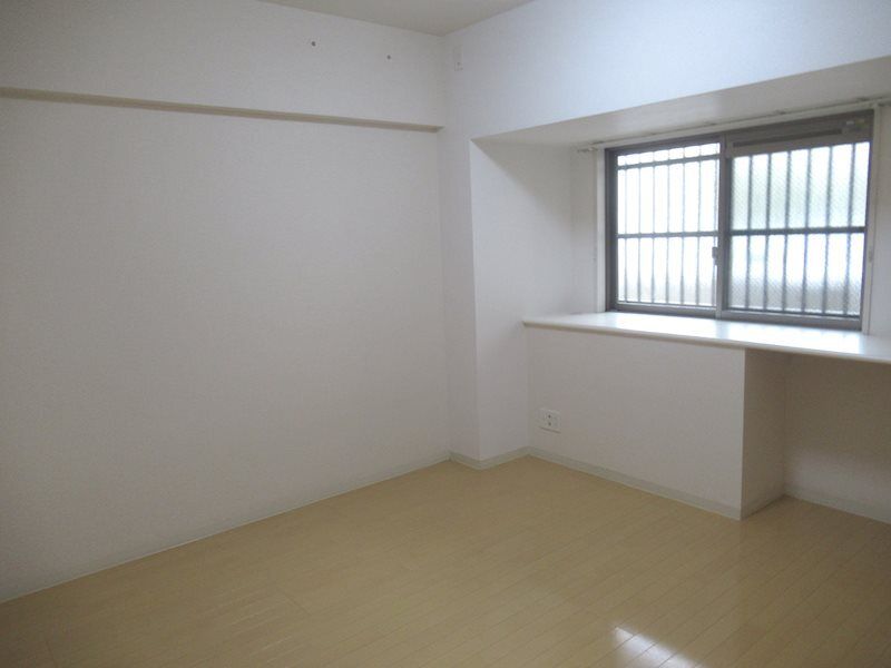 その他部屋・スペース　開放的な寝室です