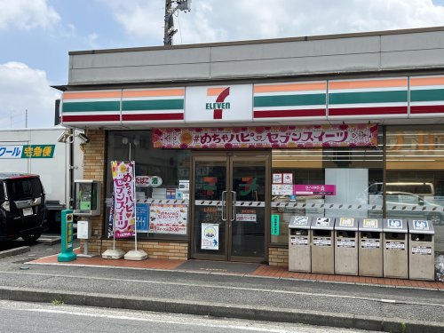 コンビニ　セブンイレブン横浜新吉田町貝塚店（コンビニ）まで390m