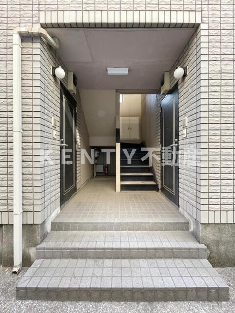 エントランス　清潔なエントランスです