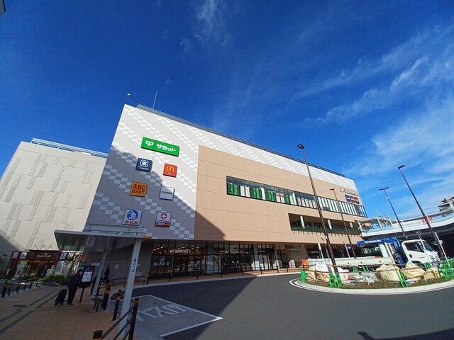 ショッピングセンター　ららテラス北綾瀬（ショッピングセンター）まで650m