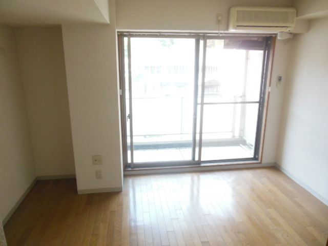 居室・リビング　★明るい居室★