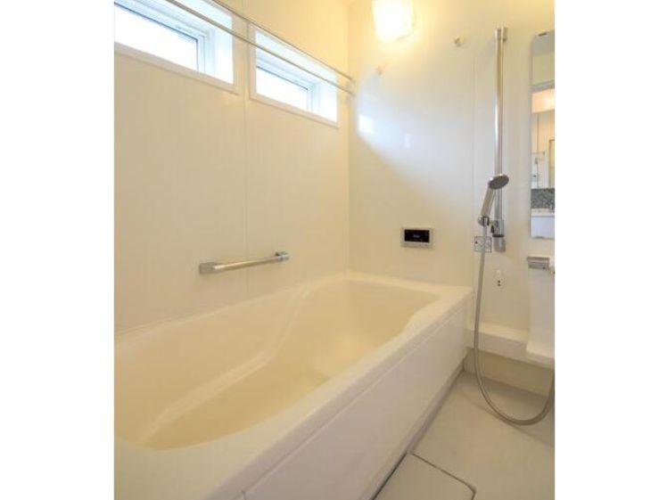 バス・シャワールーム　コンパクトで使いやすいお風呂です