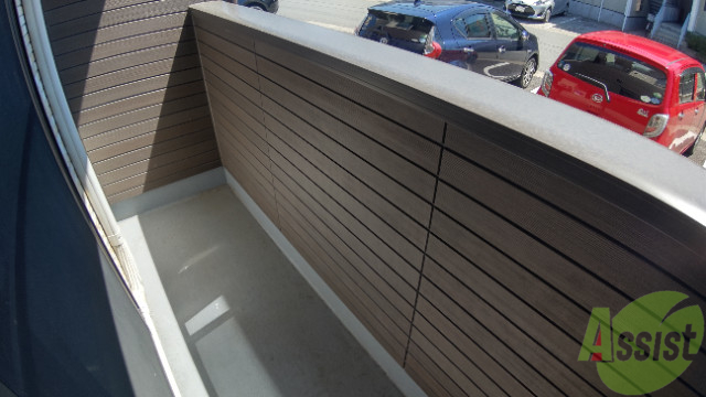 バルコニー　バルコニーです。洗濯物が干せるスペースがありました。