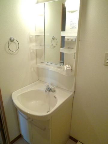 洗面設備　★便利な独立洗面台付きです★