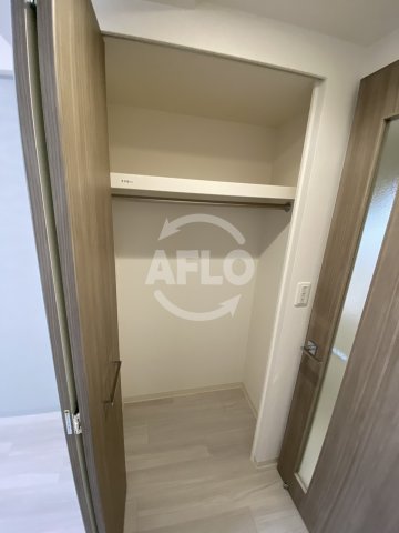 収納　プレサンス天神橋六丁目ヴォワール　クローゼット