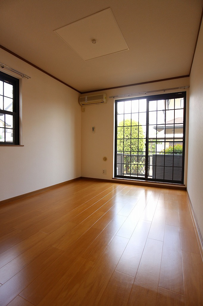 居室・リビング　・別号室参考写真