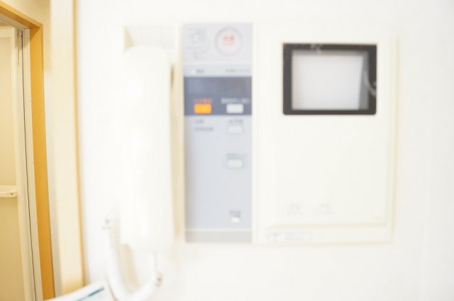 セキュリティ　来訪者が確認できる女性に安心の「TVモニターホン」