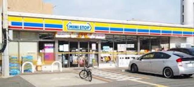 コンビニ　ミニストップ吹田南金田店（コンビニ）まで708m