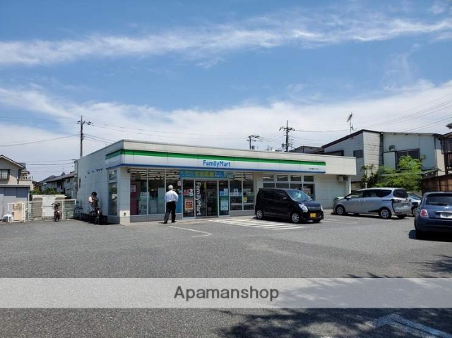コンビニ　ファミリーマート（コンビニ）まで2200m