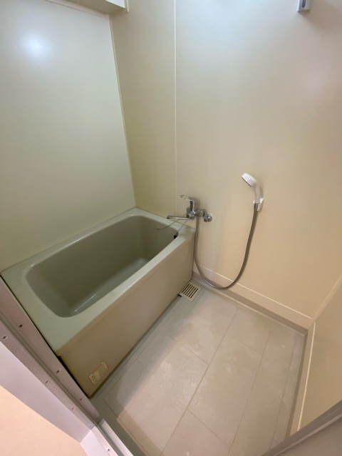 バス・シャワールーム　バストイレセパレートタイプの浴室です！