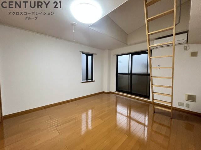 居室・リビング　ロフト付きのお部屋です！